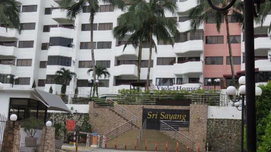 The Barn Private Home @ Sri Sayang Apartment บาตูเฟอริงกี ภายนอก รูปภาพ